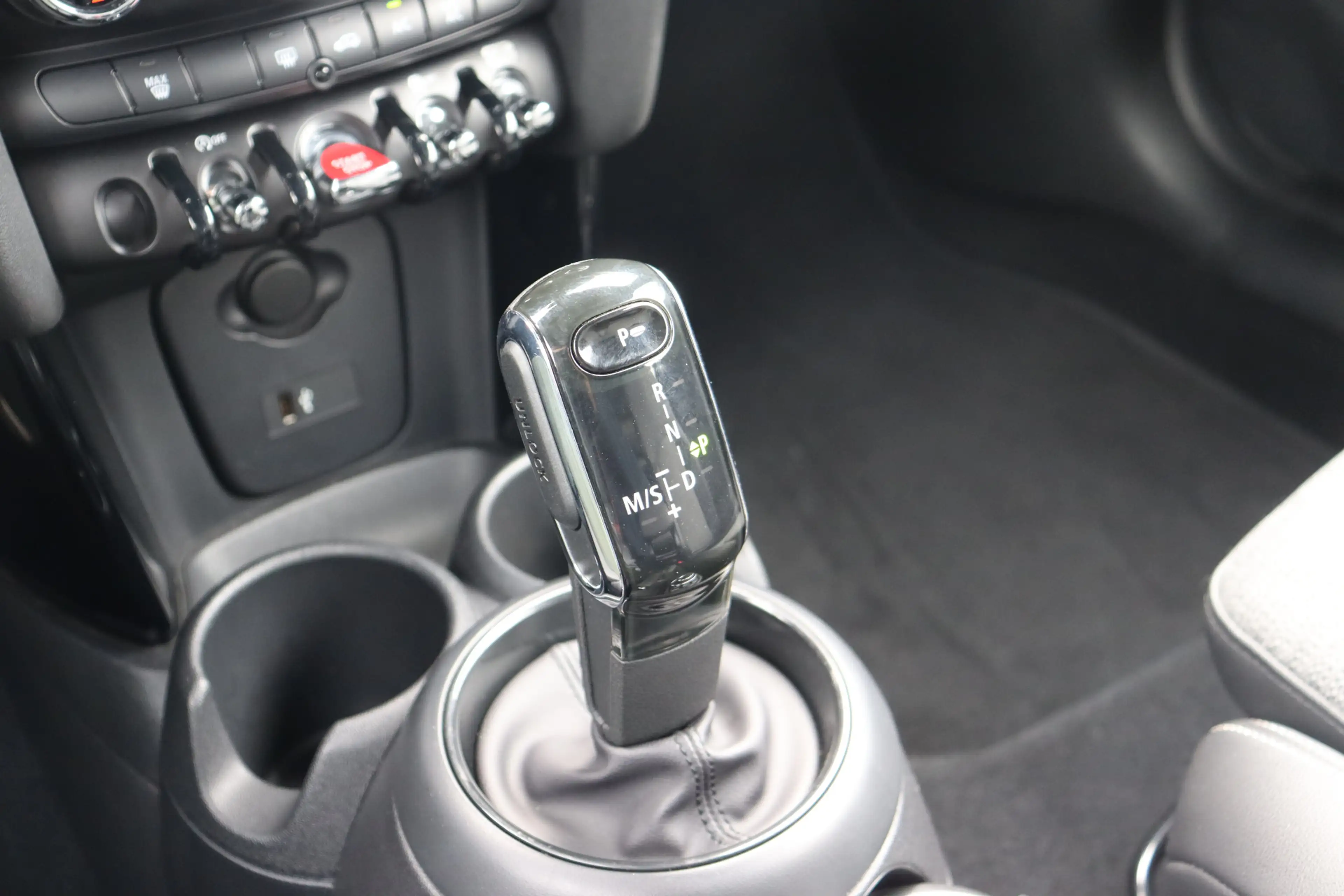 MINI Cooper S Cabrio Classic Automaat / Sportstoelen / Achteruitrijcame — photo 14