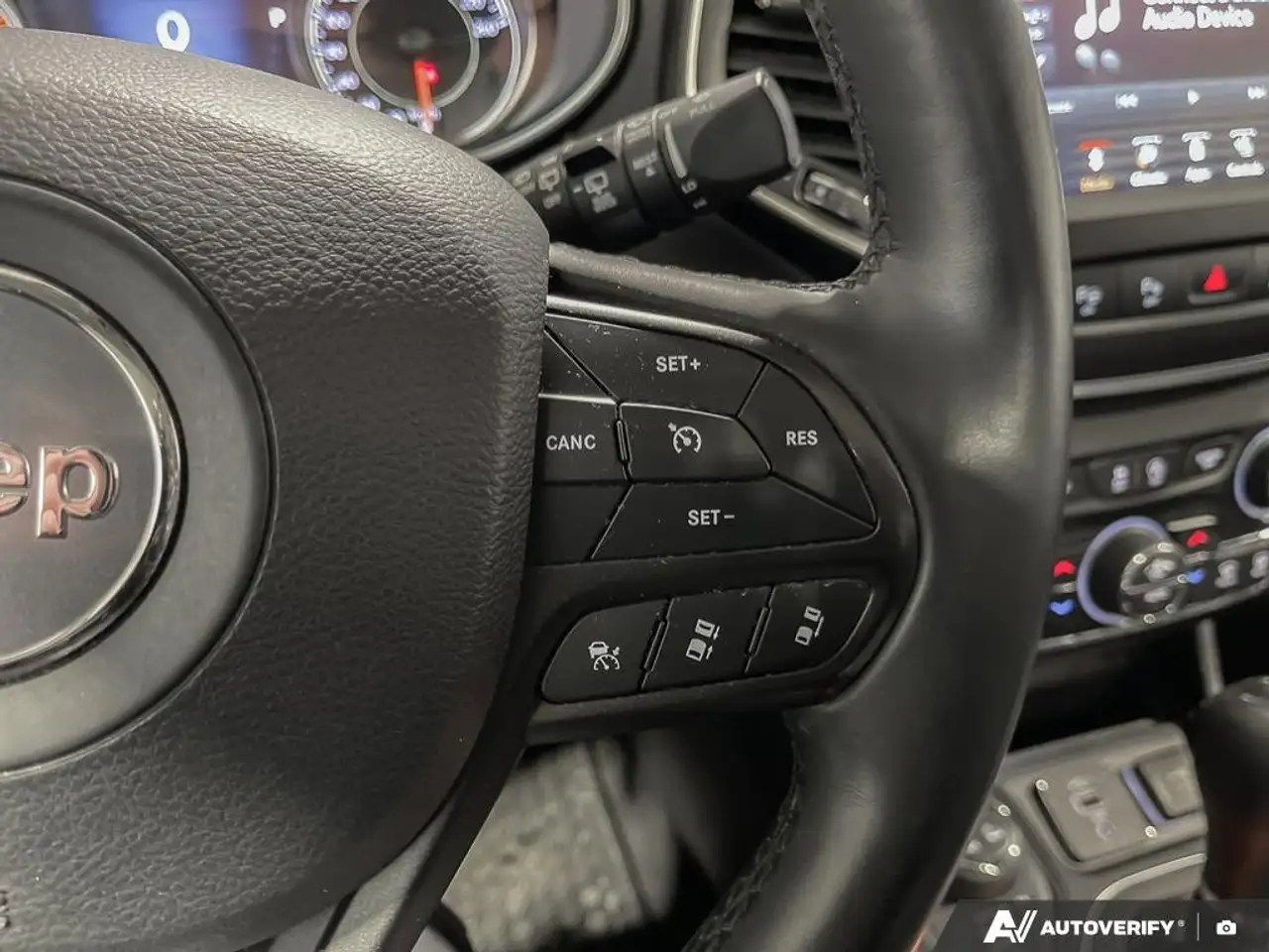 Jeep Cherokee photo Jeep Cherokee