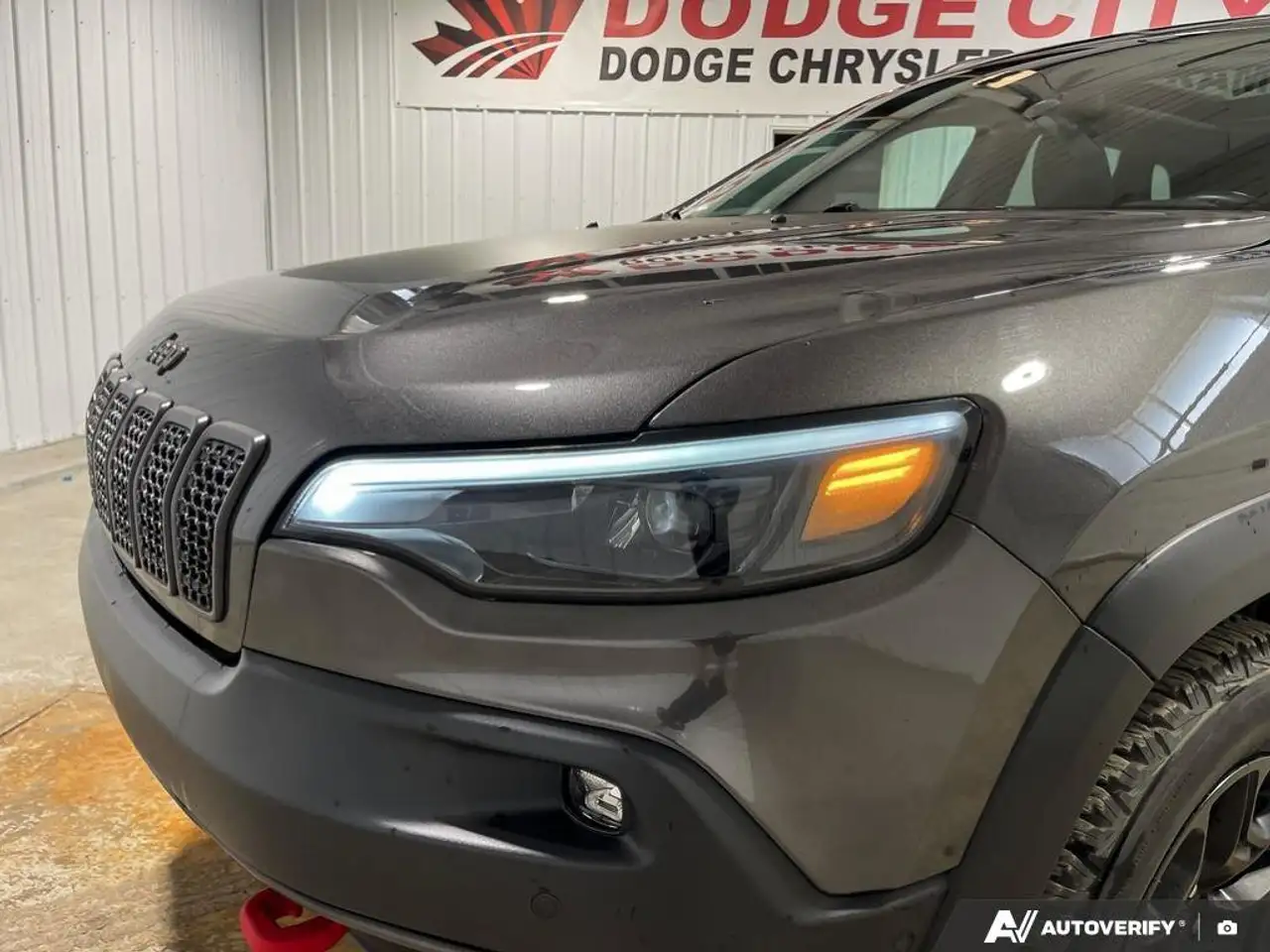 Jeep Cherokee photo Jeep Cherokee