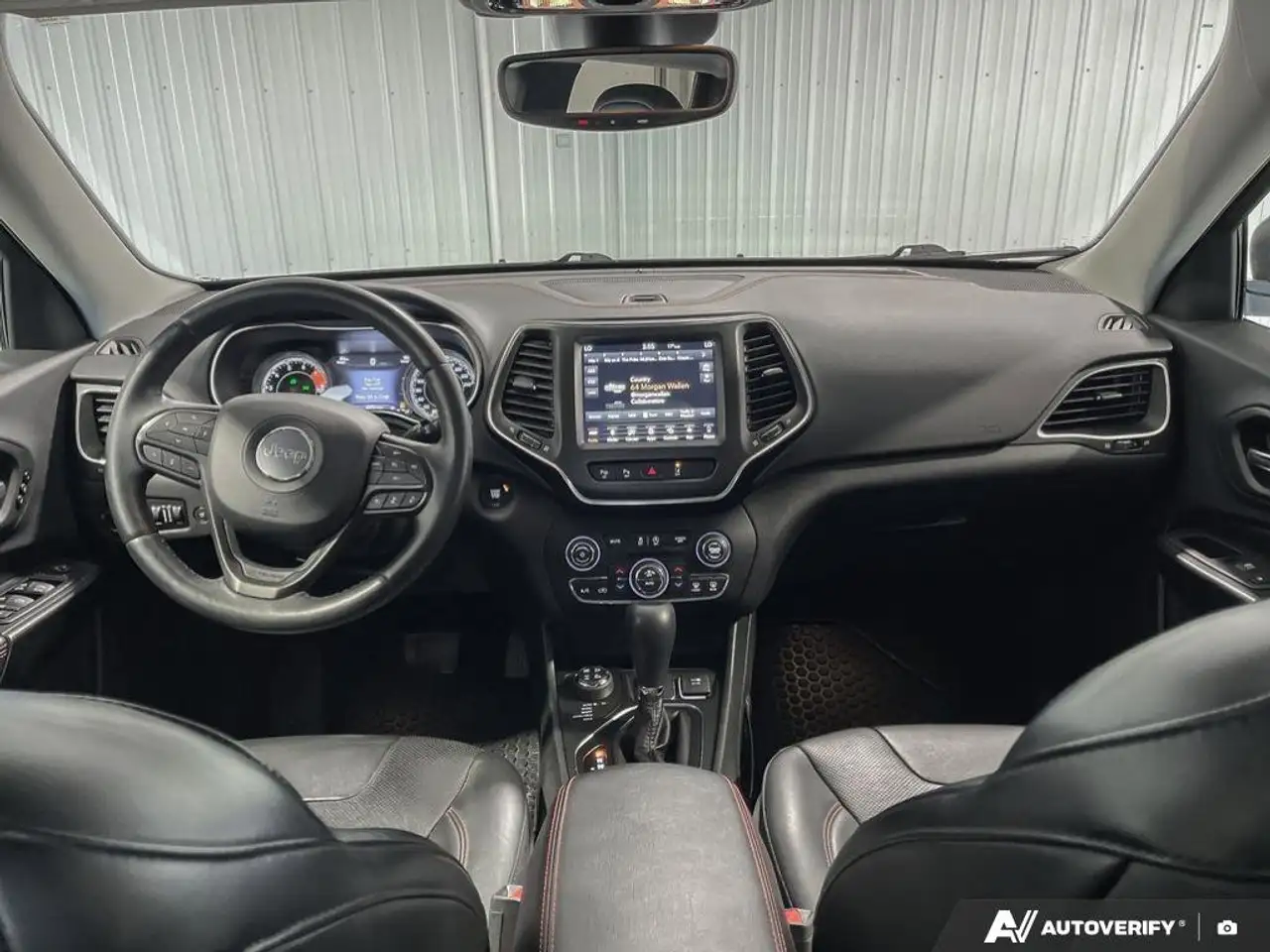 Jeep Cherokee photo Jeep Cherokee