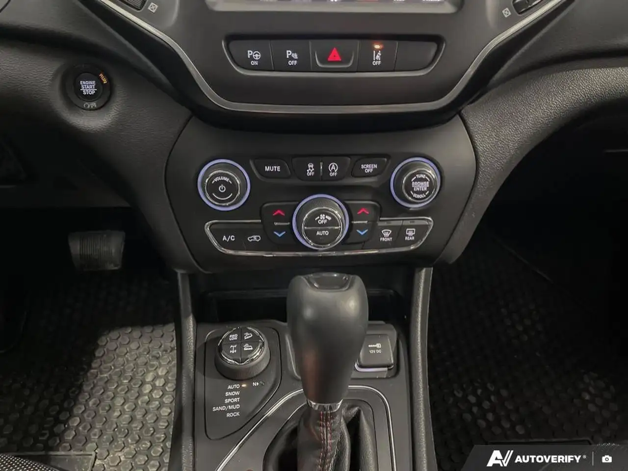 Jeep Cherokee photo Jeep Cherokee
