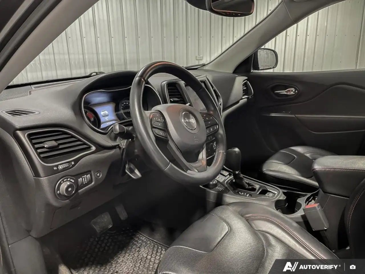 Jeep Cherokee photo Jeep Cherokee