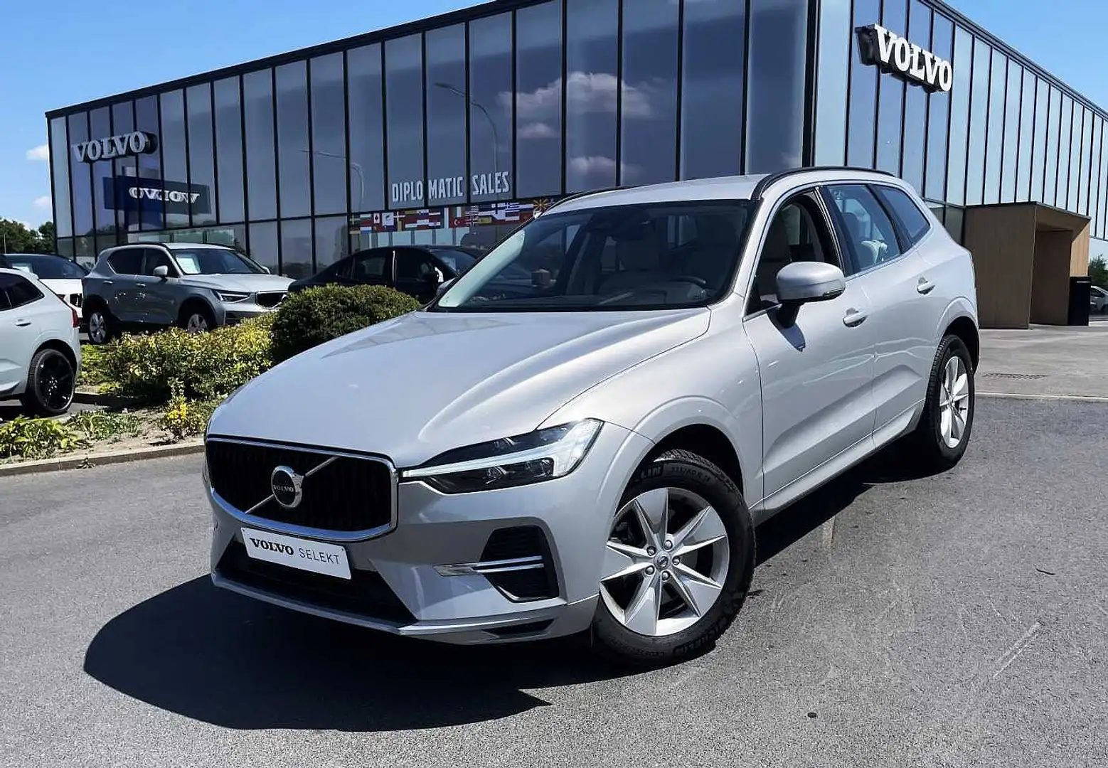 Volvo XC60 B4 mild hybrid, Essence Gris - 1