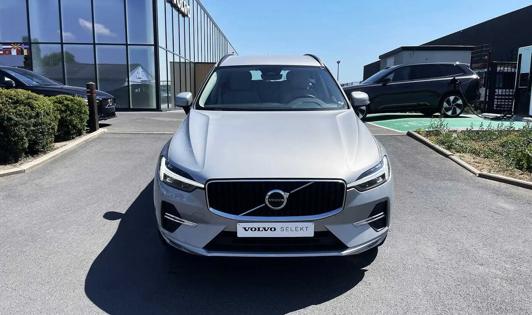 Volvo XC60 B4 mild hybrid, Essence Gris - 2