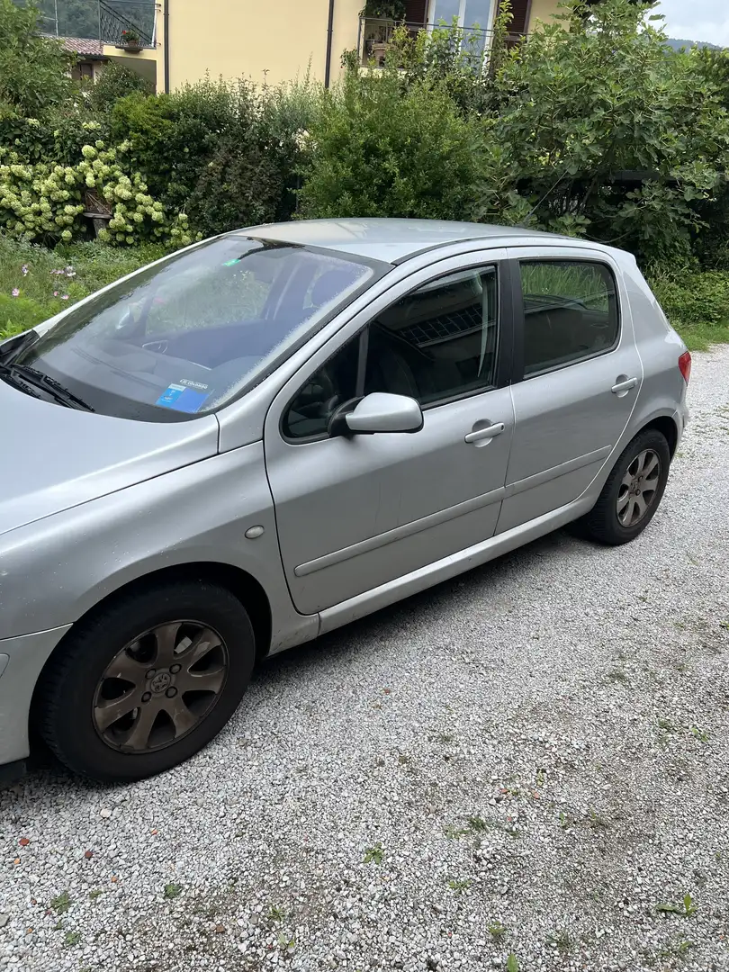 Peugeot 307 5p 1.6 16v XR - 1