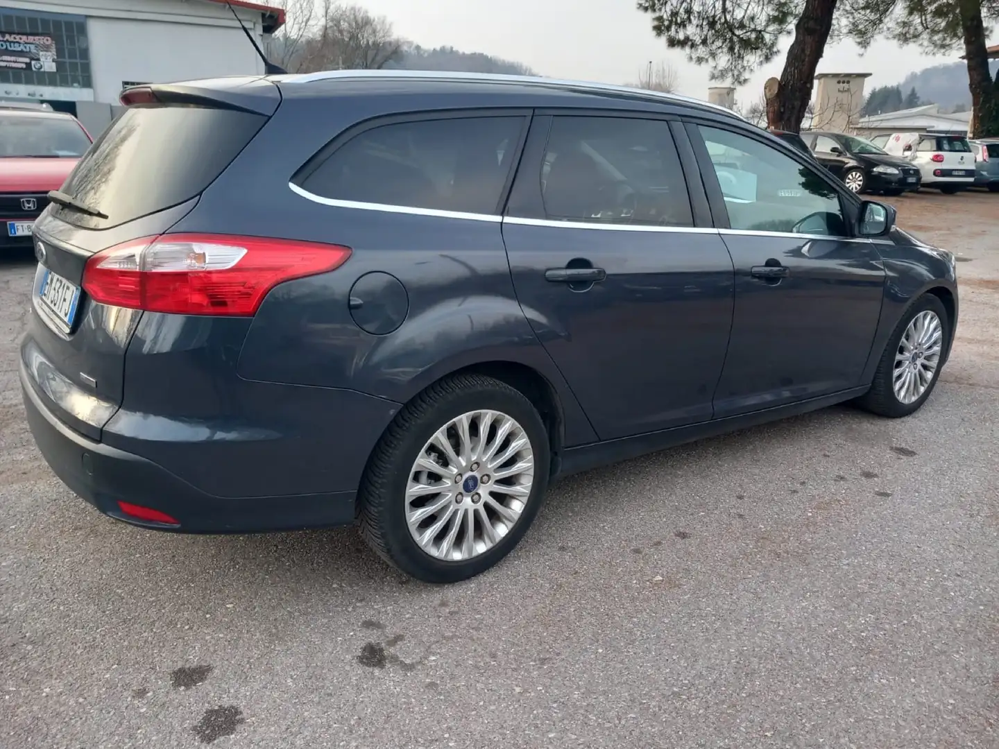 Ford Focus SW 1.6 tdci Titanium 115cv Grau - 2