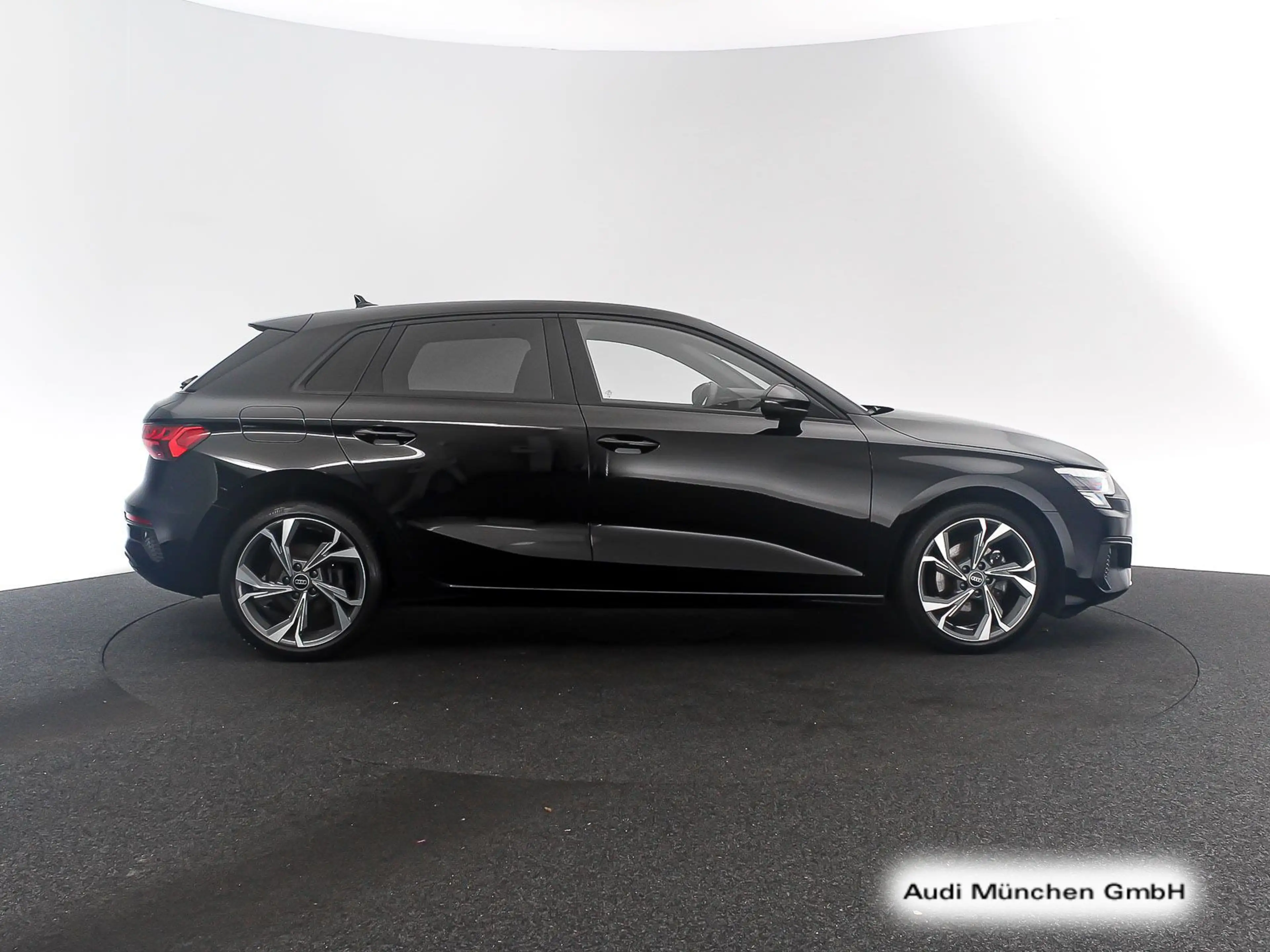 Audi A3 35 TFSI S tronic HuD/Kamera/Navi+ — photo 7