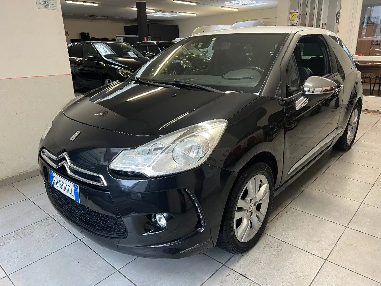 DS Automobiles DS 3 1.6 HDi 90 So Chic Negro - 1