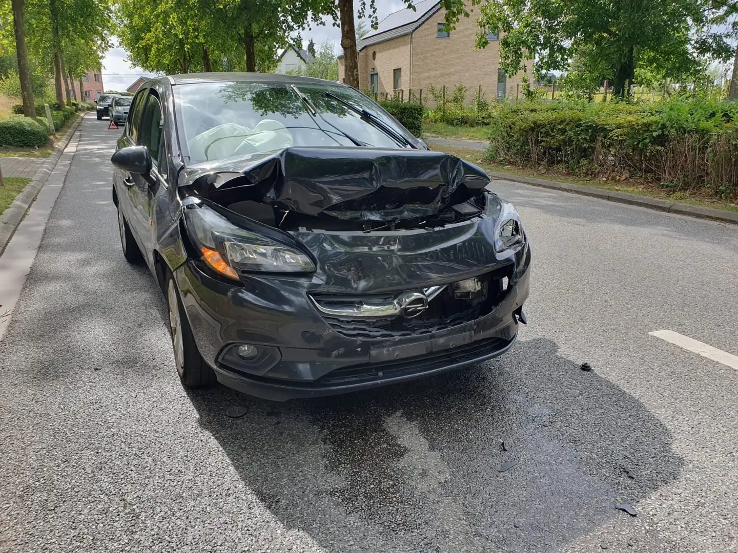 Opel Corsa accidentée - 2