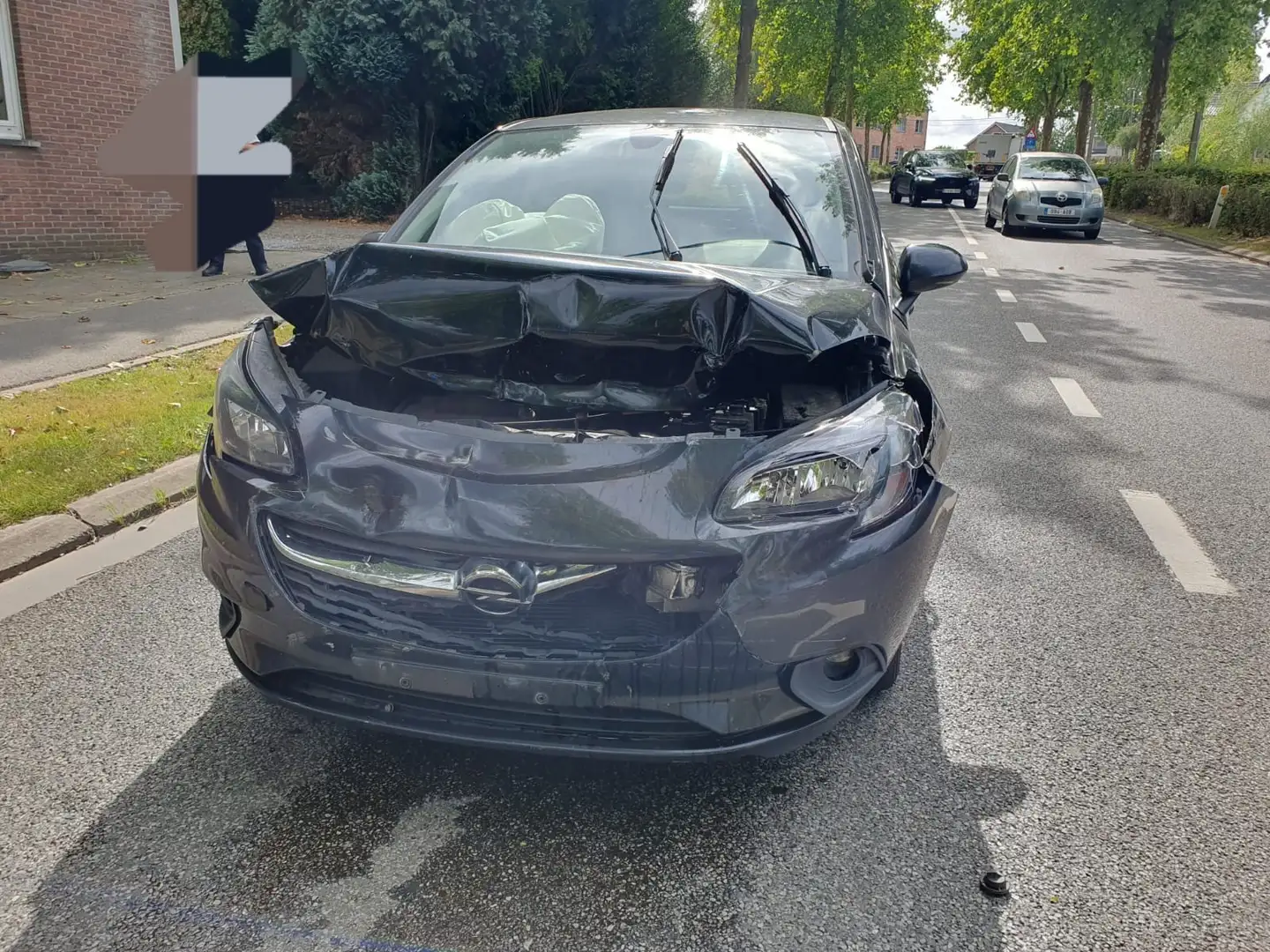 Opel Corsa accidentée - 1
