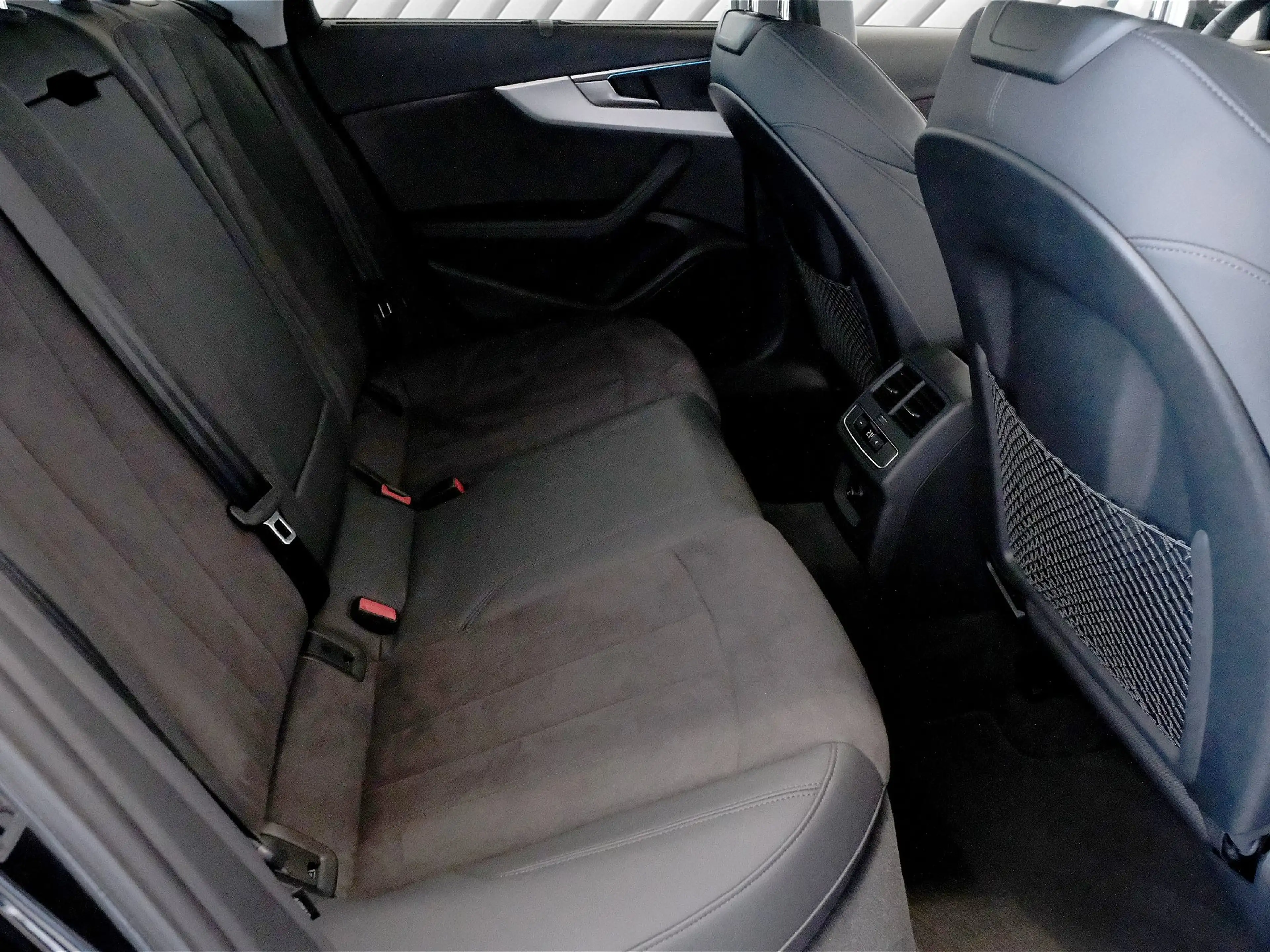 Audi A4 allroad Quattro 40 TDI Navi /1.Hand — photo 11