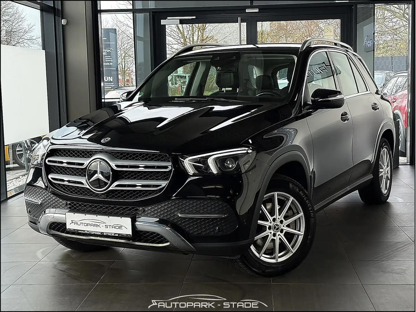 Mercedes-Benz GLE 300 d 4Matic LED Kamera Distronic Assist AHK Schwarz - 2