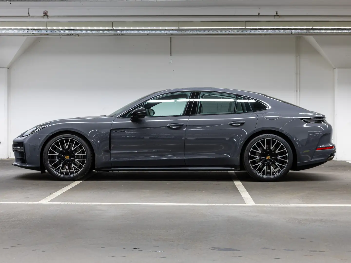 Porsche Panamera 4 E-Hybrid Grijs - 2