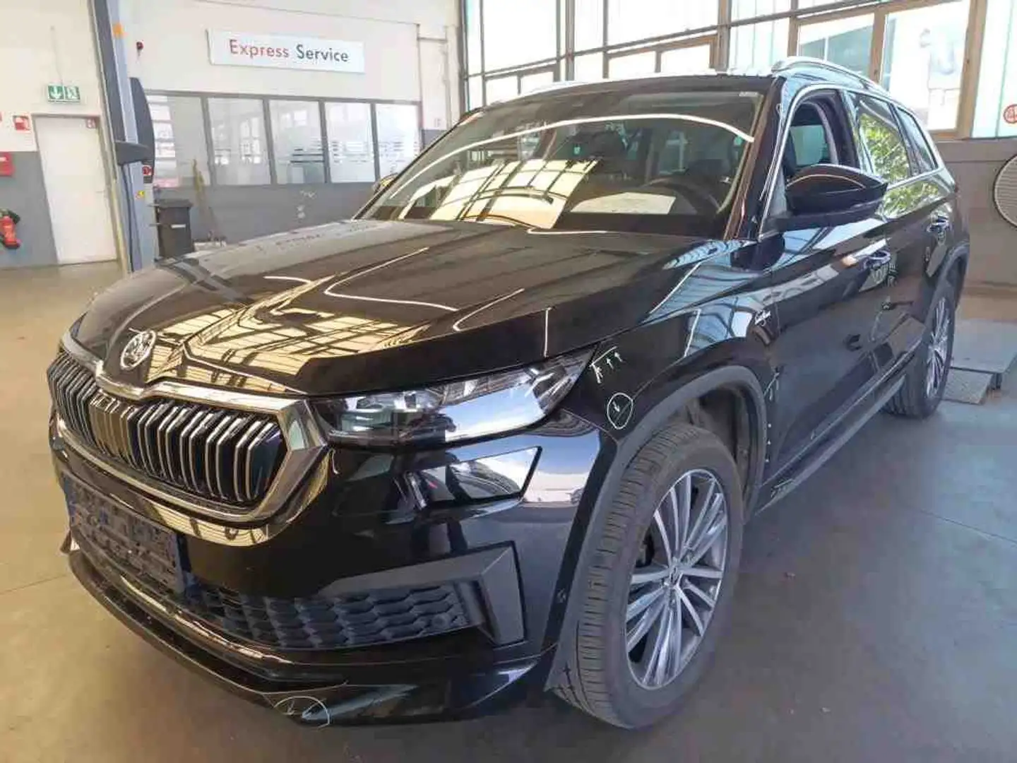 Skoda Kodiaq 2.0 TDI DSG 4x4 L+K PANO LEDER AHK DCC Zwart - 2