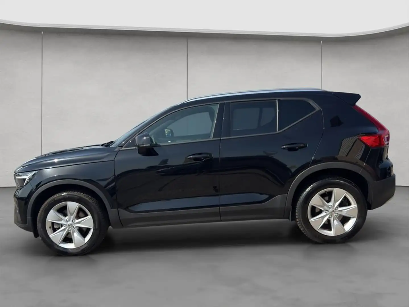 Volvo XC40 XC40 B3 Aut LED Google-Maps Kamera PDCv+h AHK Schwarz - 2