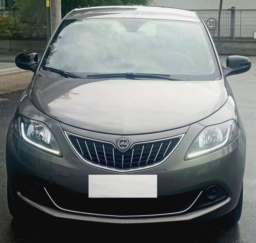 Lancia Ypsilon Ypsilon 1.0 BZ Hy 70 Cv Silver  PREZZO PROMO FIN
