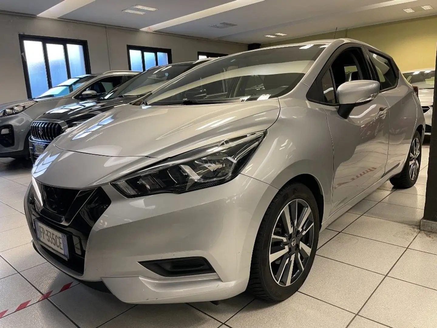 Nissan Micra 1.0L 12V 5 porte Acenta+APPLE CAR PLAY Argento - 1