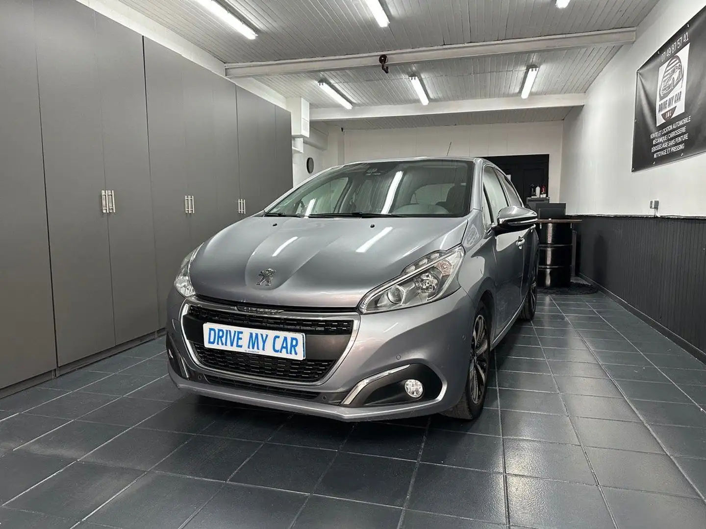 Peugeot 208 1.2 82Ch PureTech Tech Edition - 89 000 Kms Gris - 1
