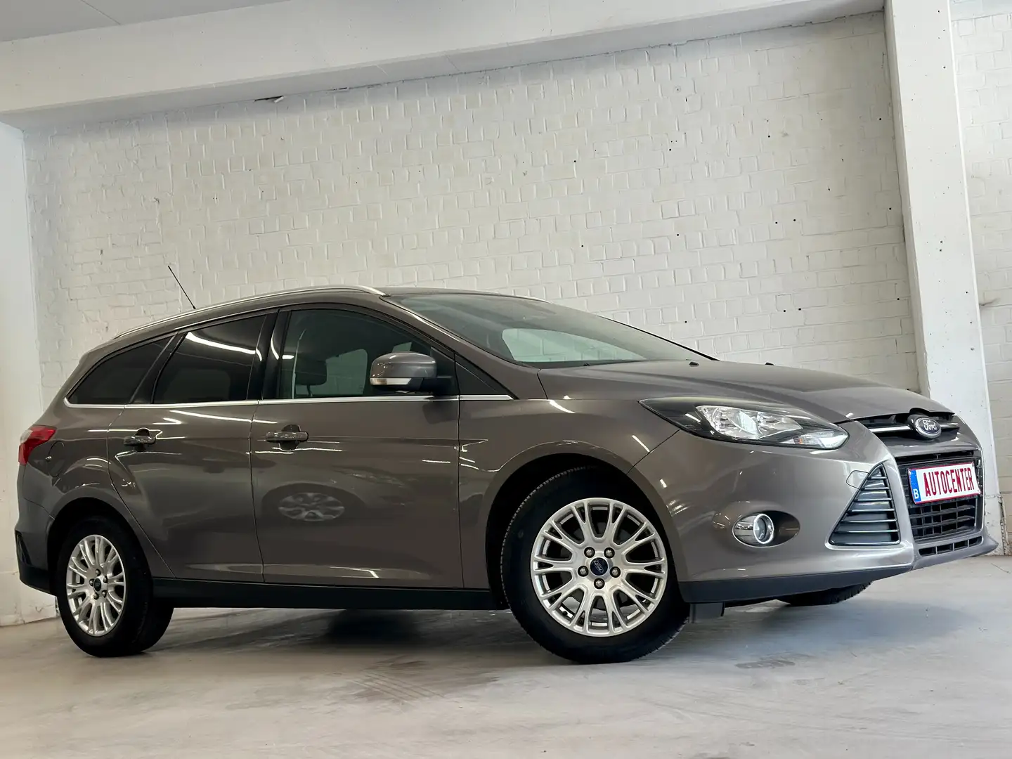 Ford Focus Ecoboost 1.0 Benzine Euro 5b 2014 Brun - 1