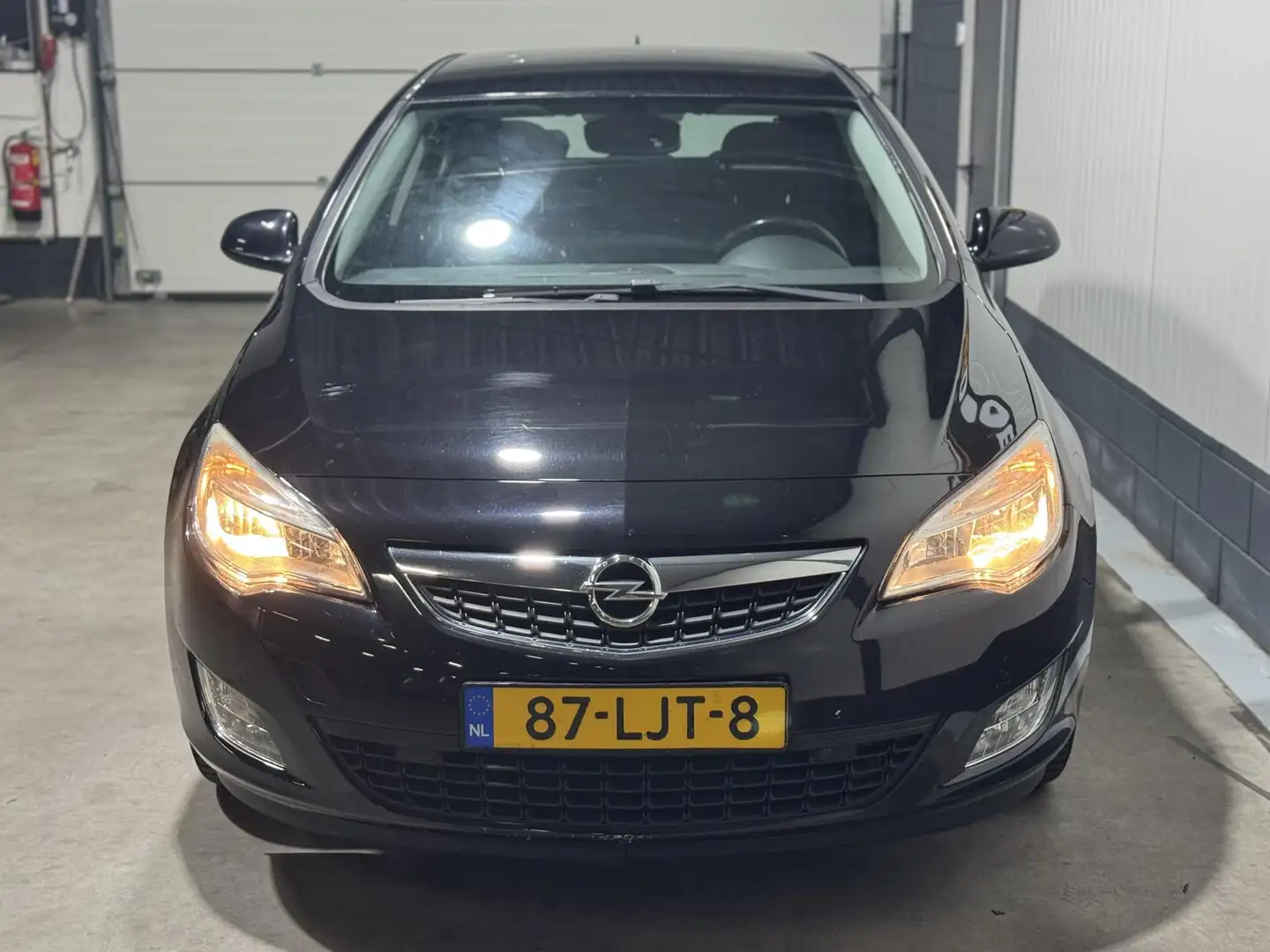 Opel Astra 1.4 Edition Vol jaar APK Airco Black - 2
