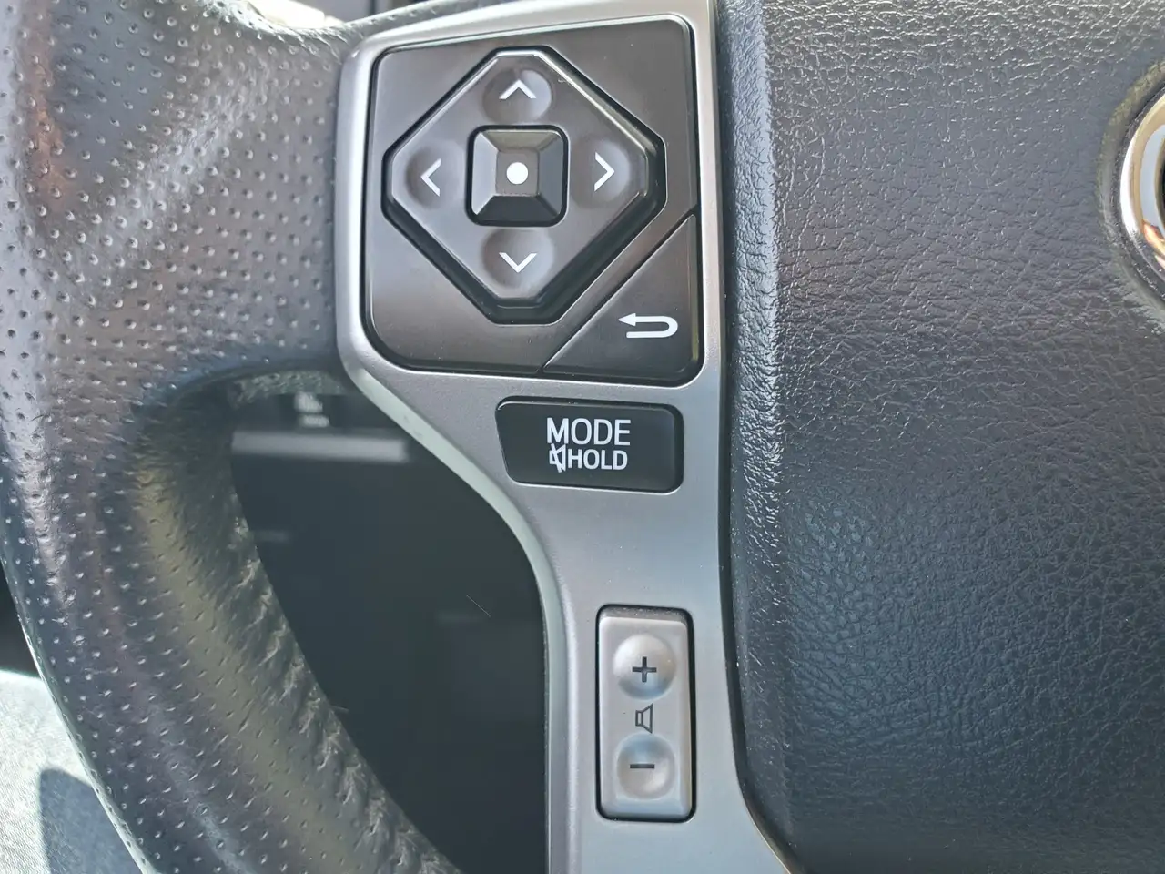 Toyota 4-Runner снимка Toyota 4-Runner