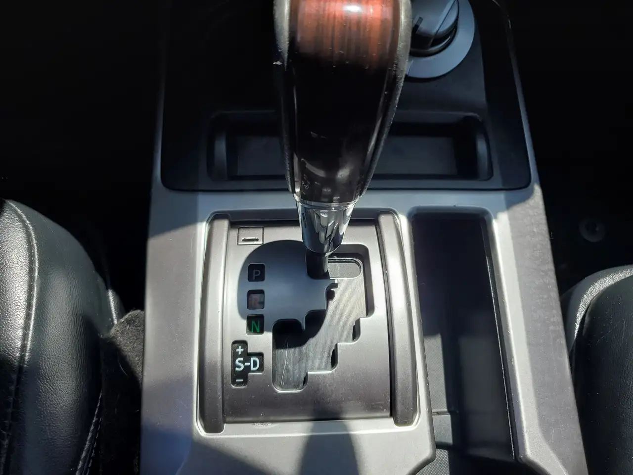 Toyota 4-Runner снимка Toyota 4-Runner