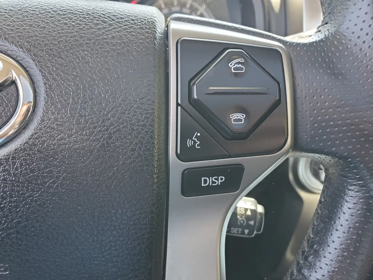 Toyota 4-Runner снимка Toyota 4-Runner