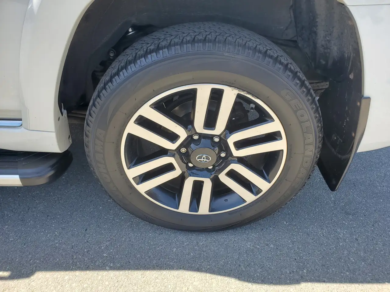 Toyota 4-Runner снимка Toyota 4-Runner