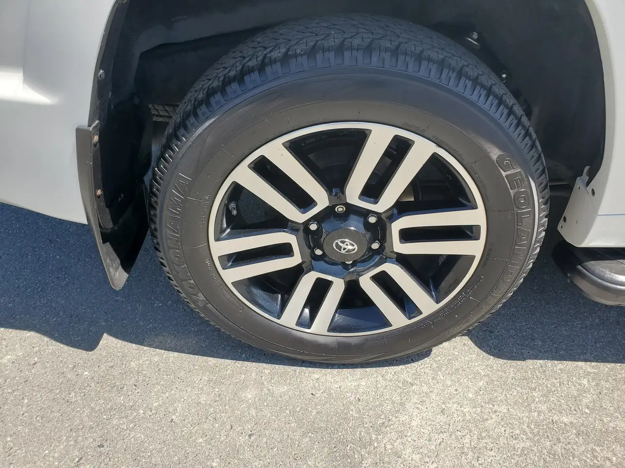 Toyota 4-Runner снимка Toyota 4-Runner