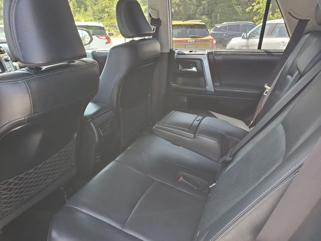 Toyota 4-Runner снимка Toyota 4-Runner