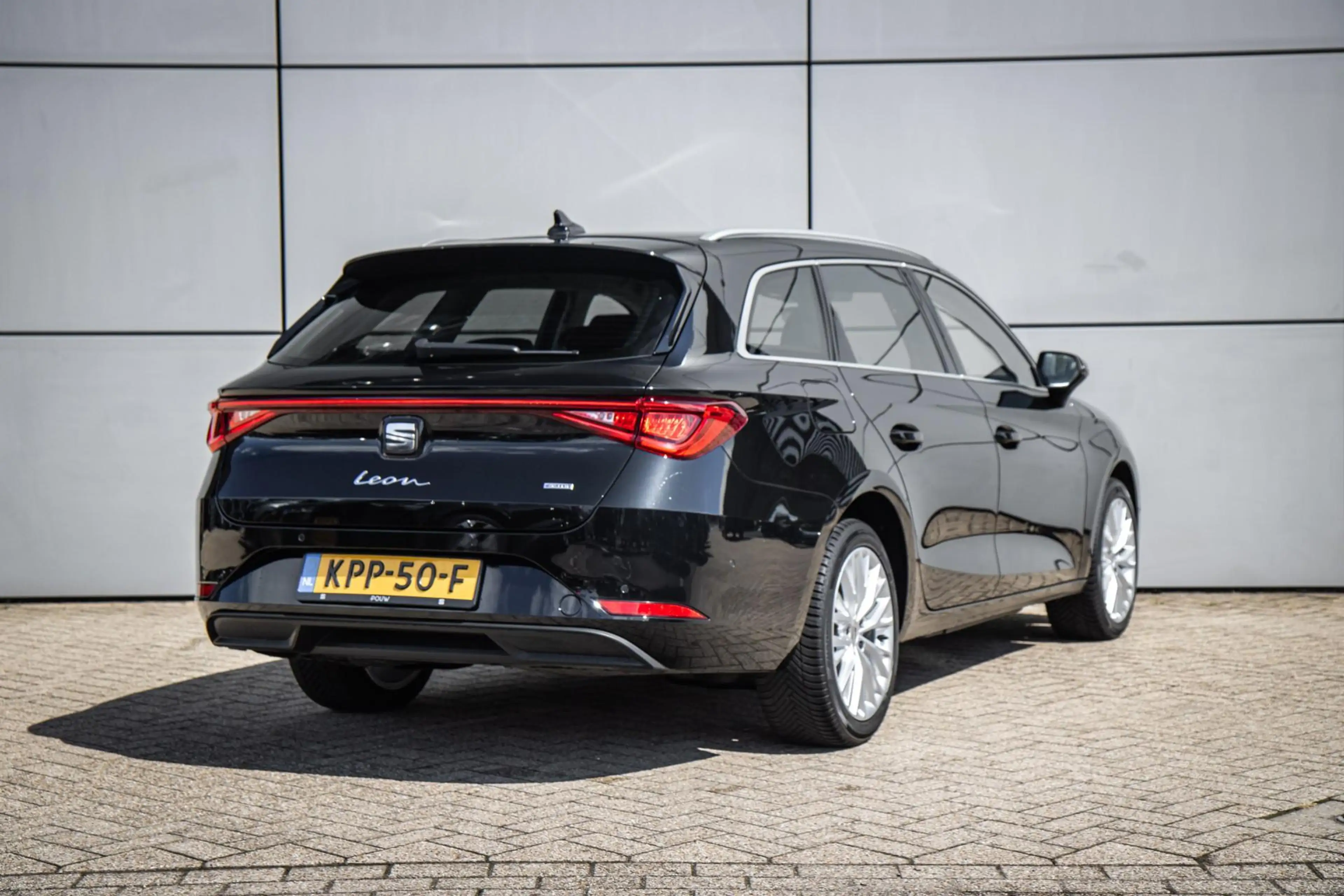 SEAT Leon e-Hybrid Sportstourer 1.4 TSI eHybrid 204pk PHEV FR Busines — photo 2