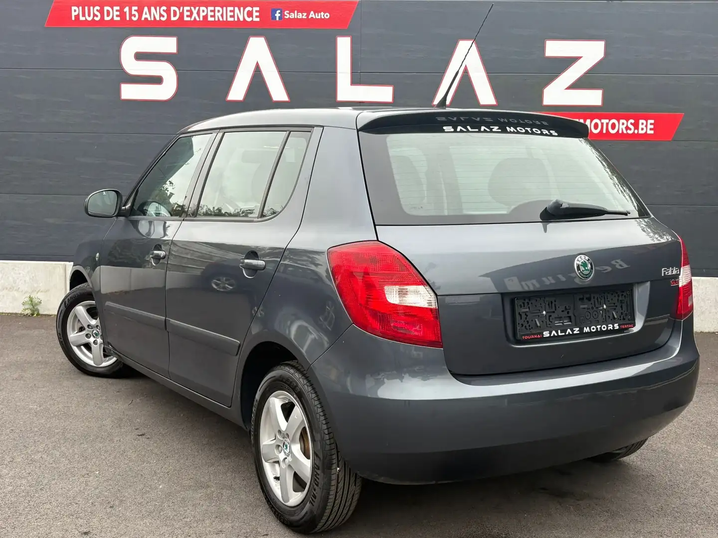 Skoda Fabia 1.4 TDi_76000KMS-1ER PROP_5PORTES_DIESEL Gris - 2
