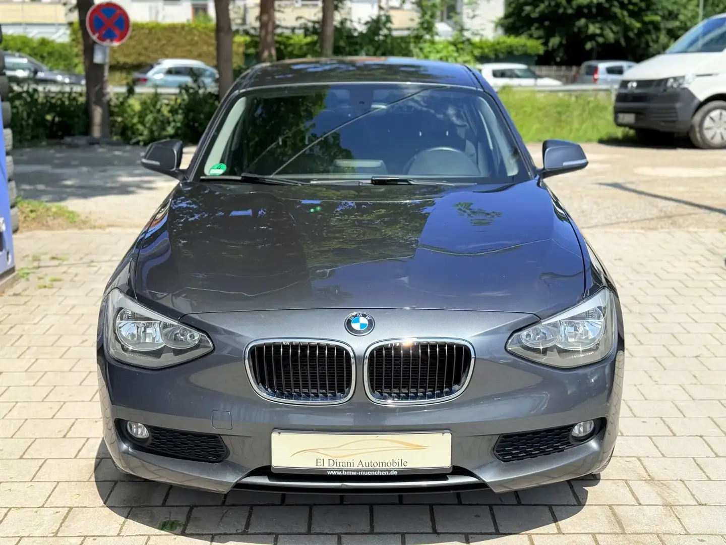 BMW 118 d Advantage Plus SHZ/PDC/AHK/Tempomat/Klima Grau - 2