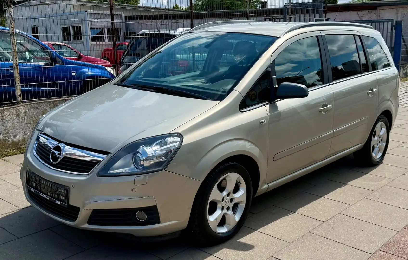 Opel Zafira B Edition/ Automatik/7-Sitzer/ TÜV NEU Beige - 1