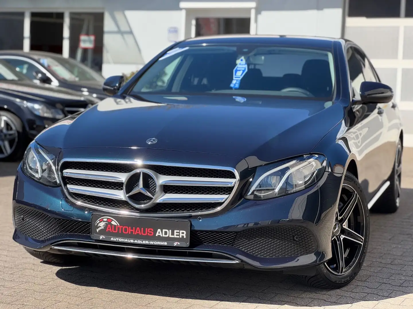 Mercedes-Benz E 250 CGI LIM*AVANTGARDE*AUTOM*KAMER*NAVI*LED*SH Vert - 2