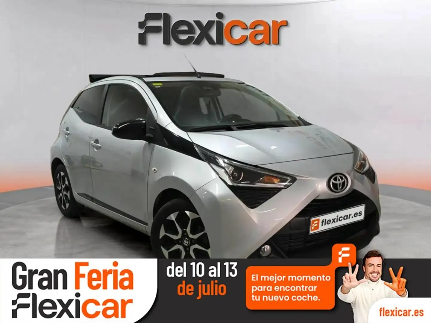 Toyota Aygo 70 x-wave Gris - 1