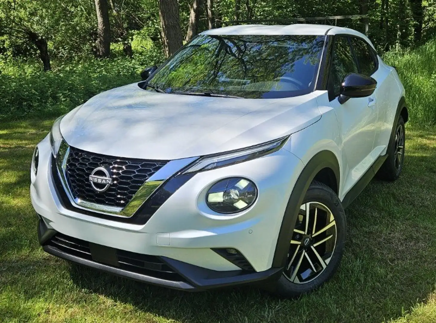 Nissan Juke Juke 1.0 DIG-T DCT N-Connecta Wit - 1