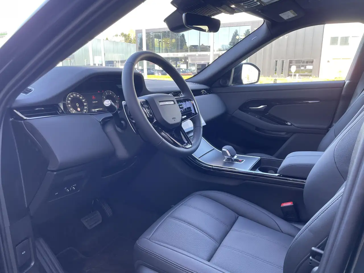 Land Rover Range Rover Evoque 2026 — фото 10