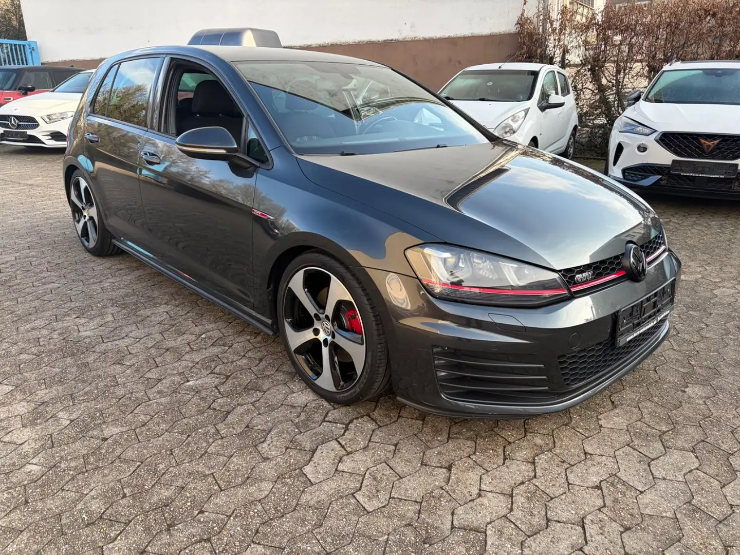 Volkswagen Golf VII GTI *neuer Motor* Sitzhzg/Navi/Xenon Grau - 2
