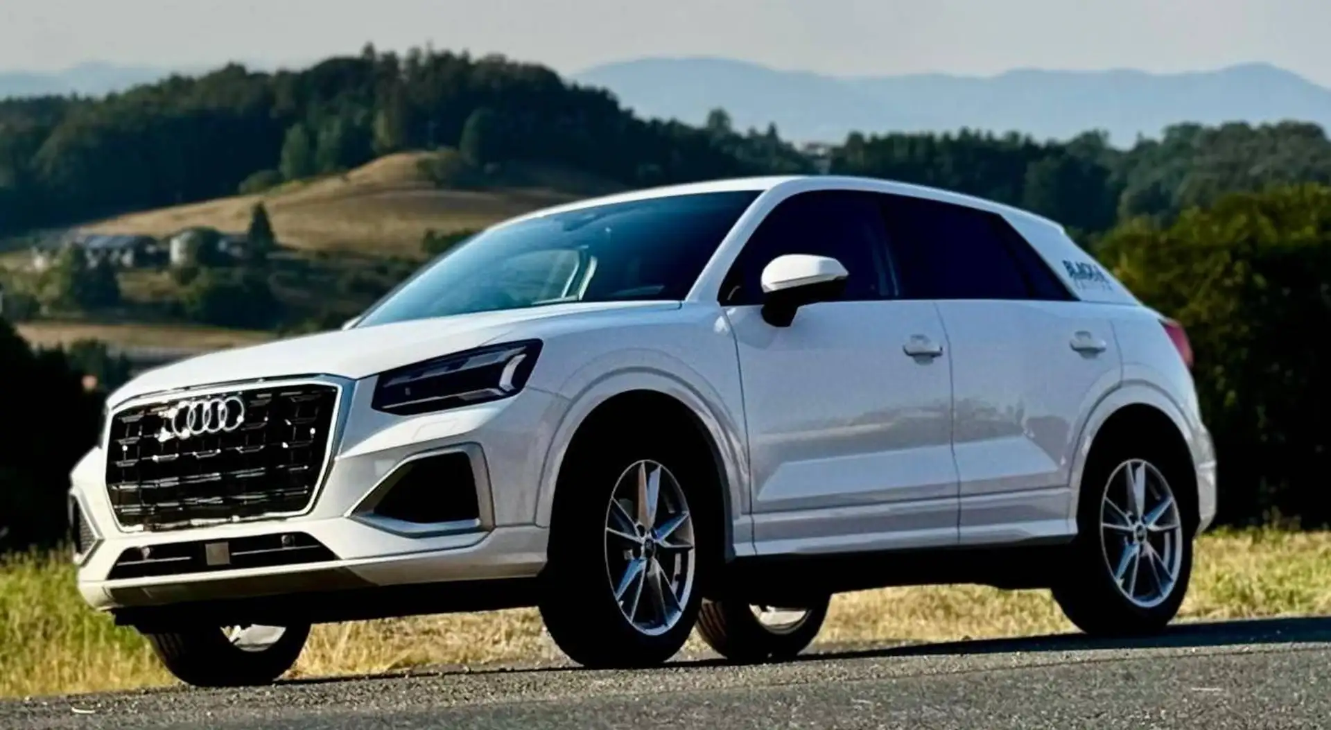 Audi Q2 Q2 30 TFSI admired Black & White Edition Weiß - 2