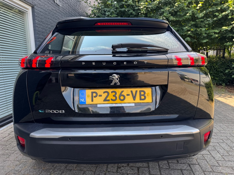 Peugeot e-2008 EV Active pack + Led + Nav + Lmv  Car play - 94 dk — photo 6