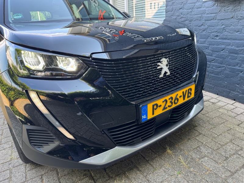 Peugeot e-2008 EV Active pack + Led + Nav + Lmv  Car play - 94 dk — photo 9