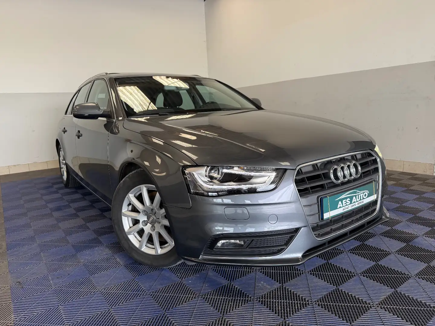 Audi A4 Ambiente Gris - 1