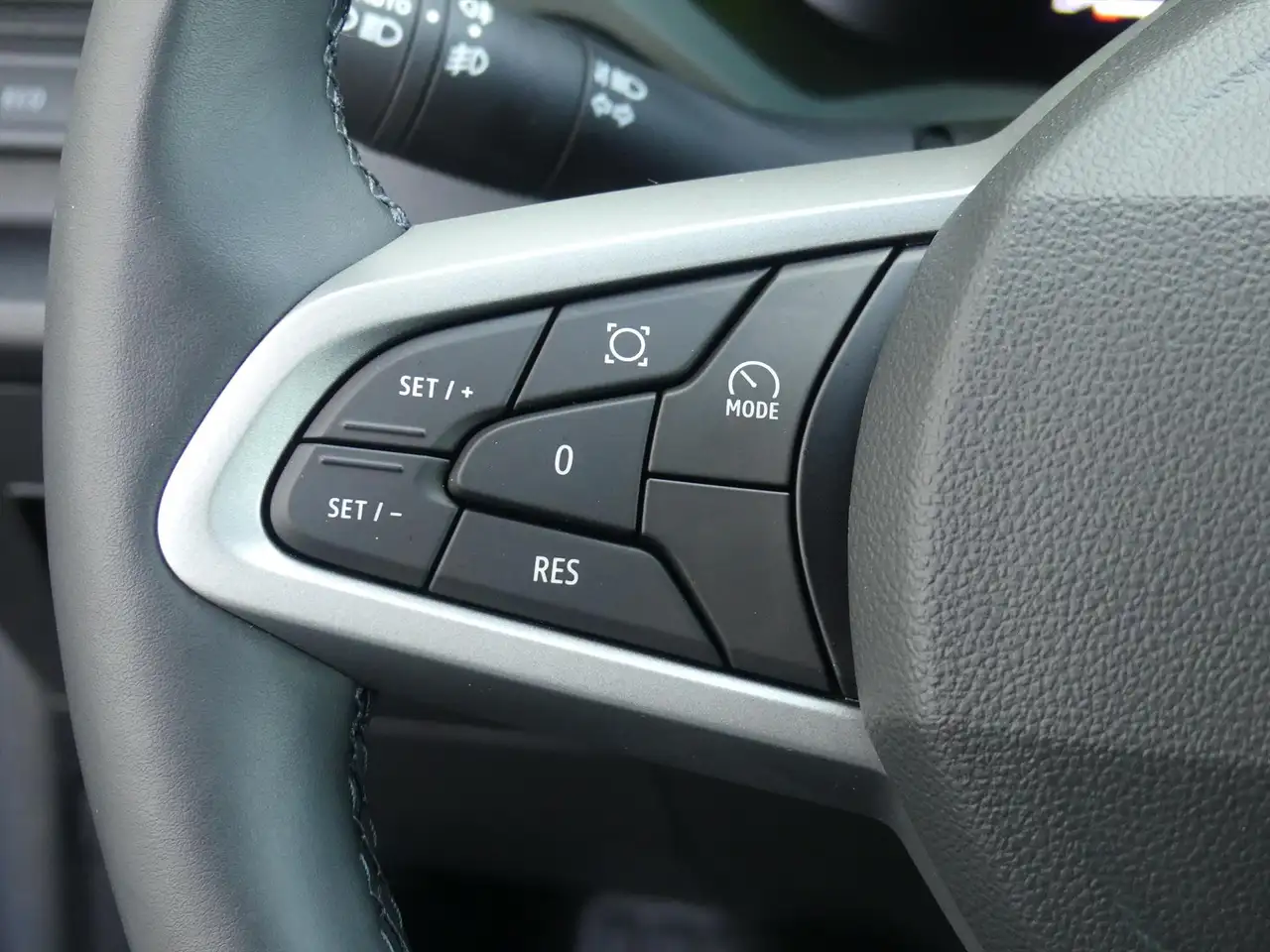 Dacia Duster 1.6 HYBRID EXTREME 140PK AUTOMAAT NAVI/360CAMERA/C 17