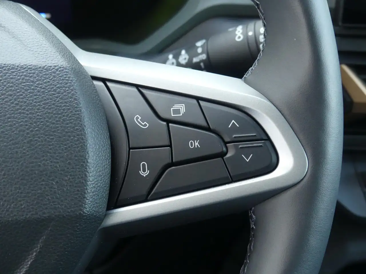 Dacia Duster 1.6 HYBRID EXTREME 140PK AUTOMAAT NAVI/360CAMERA/C 18