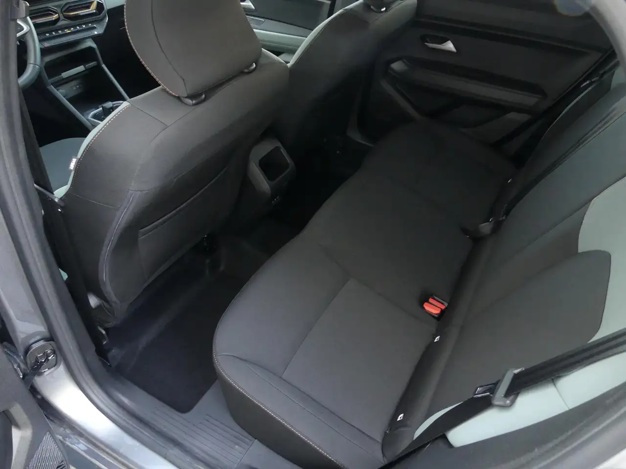 Dacia Duster 1.6 HYBRID EXTREME 140PK AUTOMAAT NAVI/360CAMERA/C 9