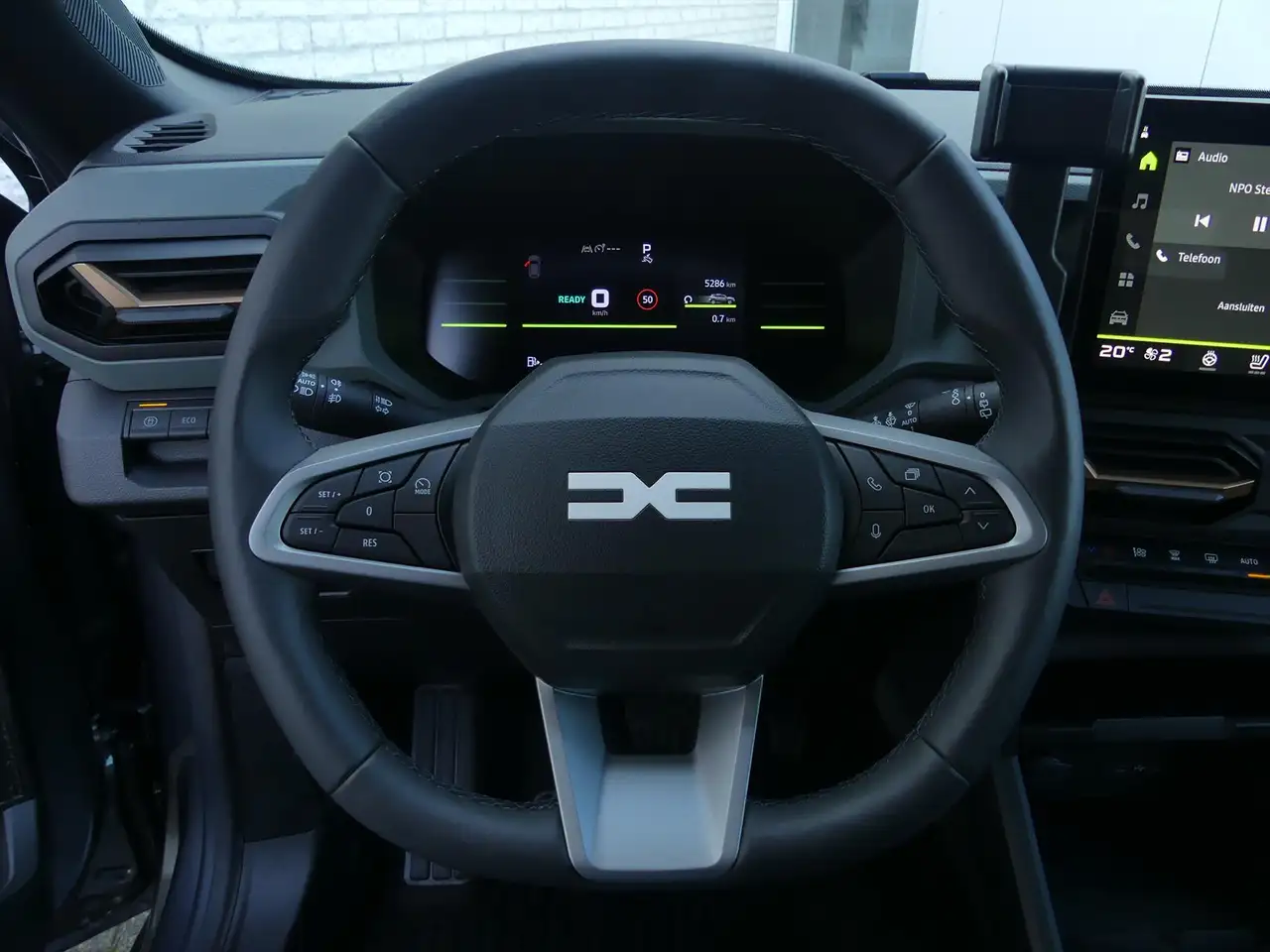 Dacia Duster 1.6 HYBRID EXTREME 140PK AUTOMAAT NAVI/360CAMERA/C 16