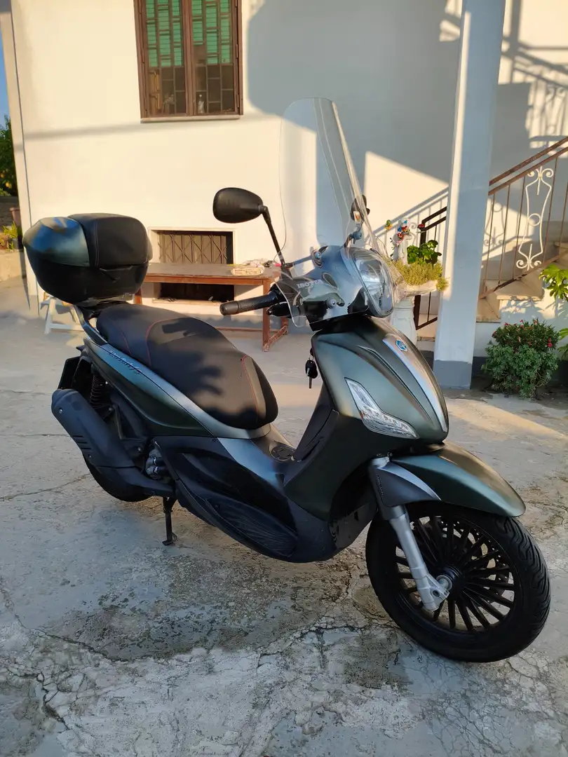 Piaggio Beverly 300 Verde - 2