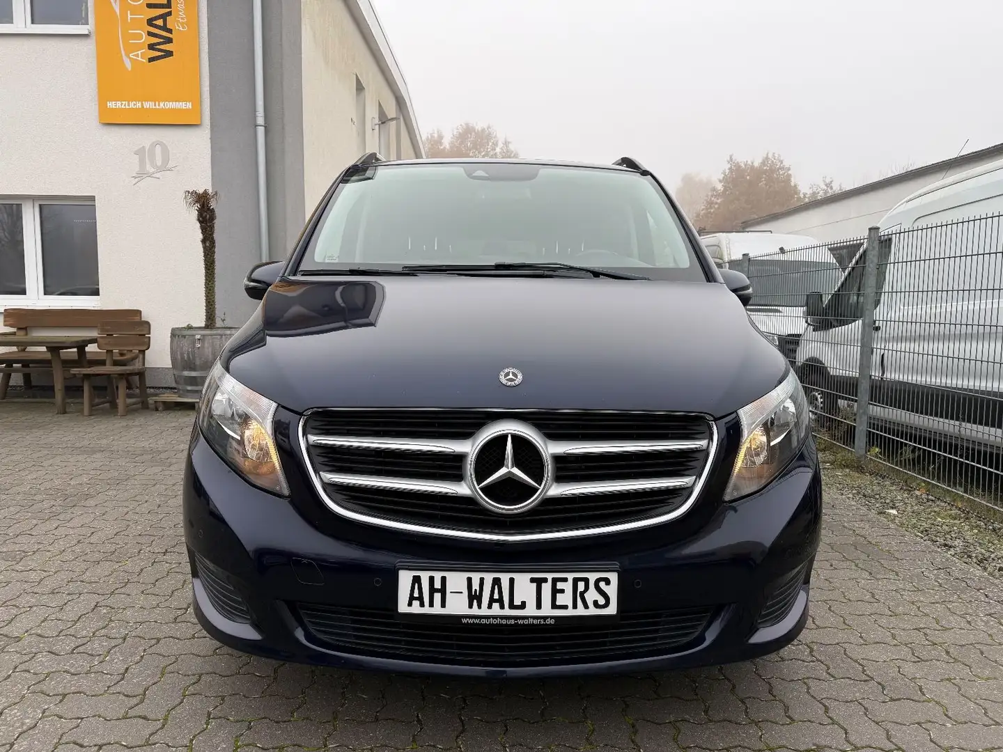 Mercedes-Benz V 250 d 4Matic Kompakt=Navi-Tempomat-7Sitzer= Blau - 2