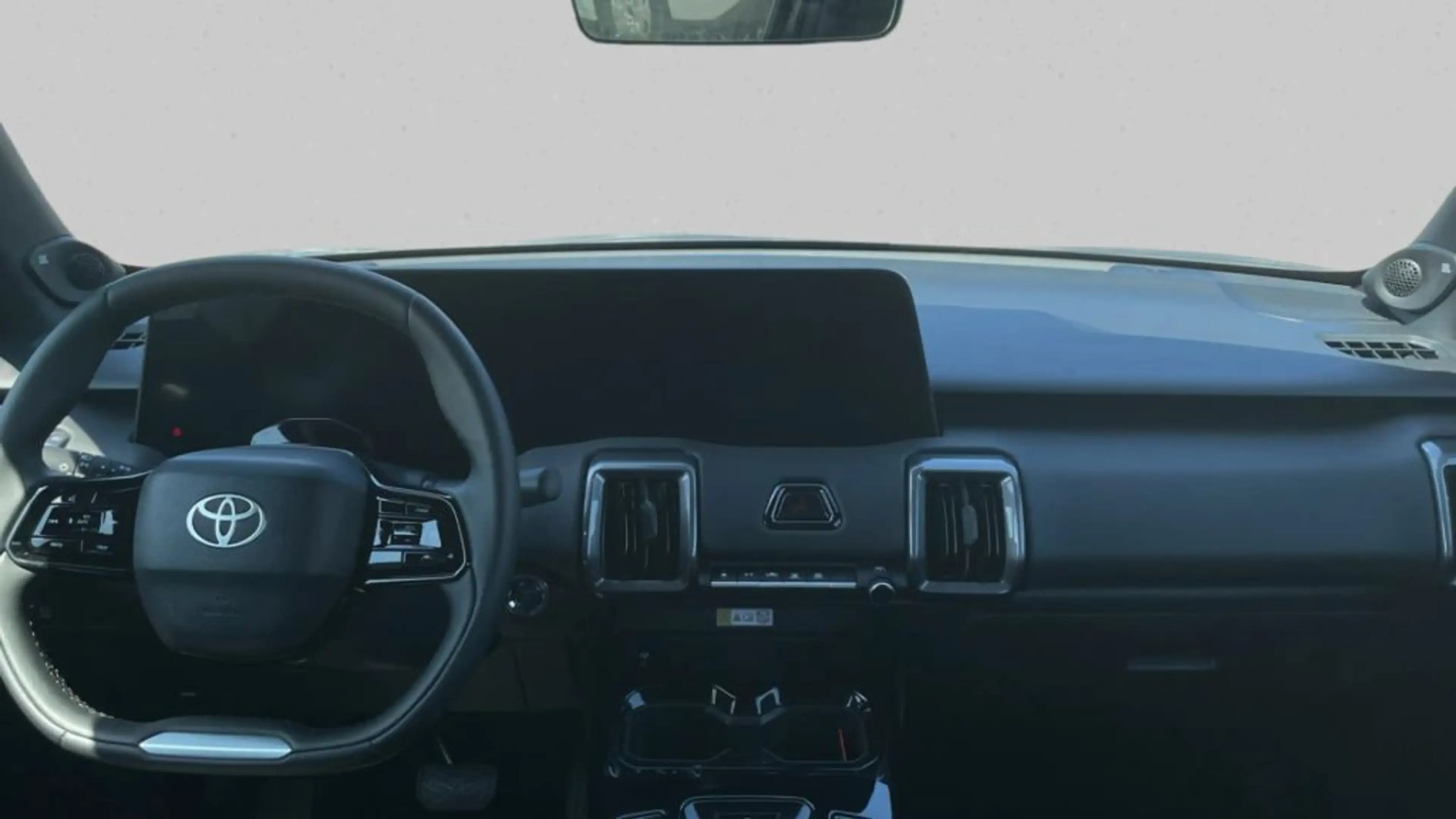 Toyota Urban Cruiser 61kWh Lounge — photo 12